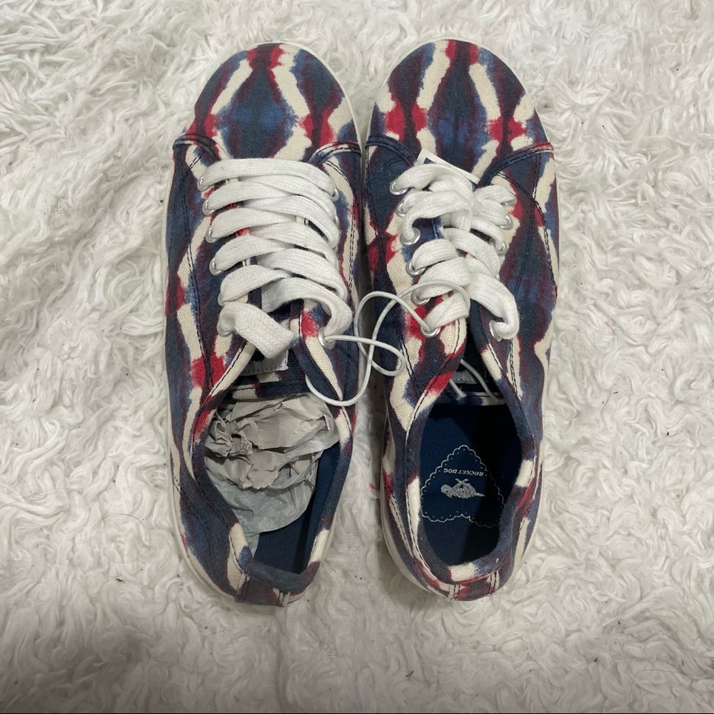 NWOT ROCKET DOG red, white, blue tie dye lace up sneakers